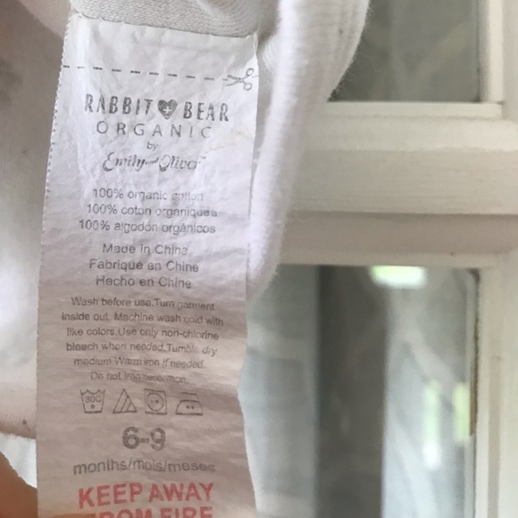 Rabbit Bear organic cotton onesie size 6-9 months in garden theme with plants - Picture 4 of 5